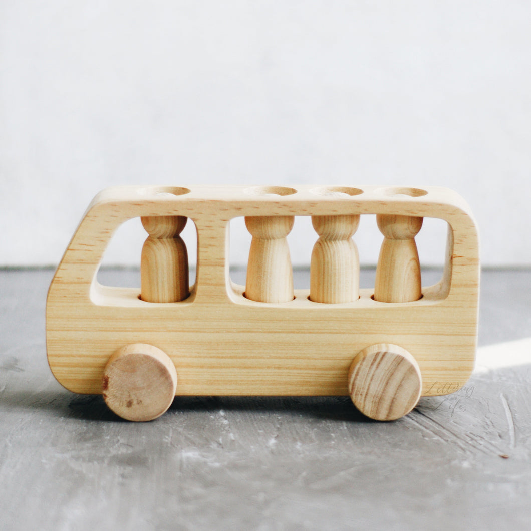WOODEN BUS WITH PEG DOLLS