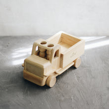 Load image into Gallery viewer, WOODEN TRUCK WITH PEG DOLLS
