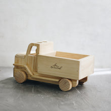 Load image into Gallery viewer, WOODEN TRUCK WITH PEG DOLLS
