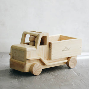 WOODEN TRUCK WITH PEG DOLLS